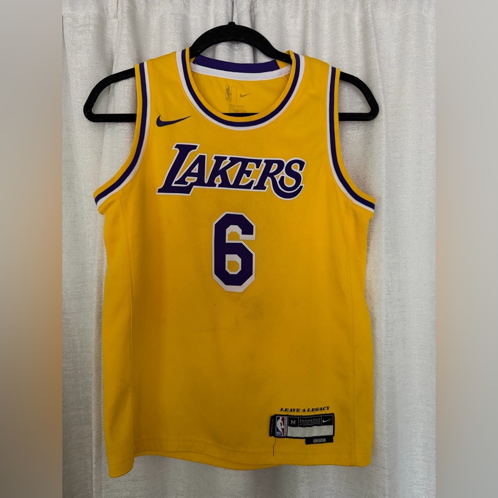 Lakers LeBron James Jersey Youth Medium